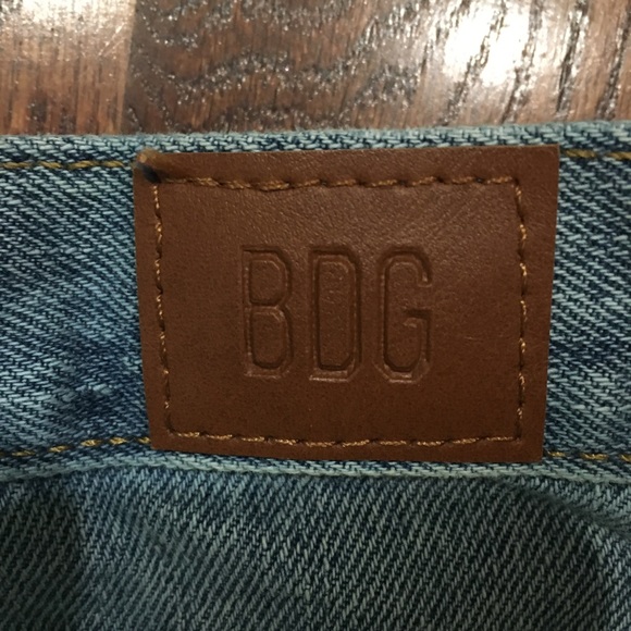 cute and comfy BDG Jean shorts - Picture 4 of 4